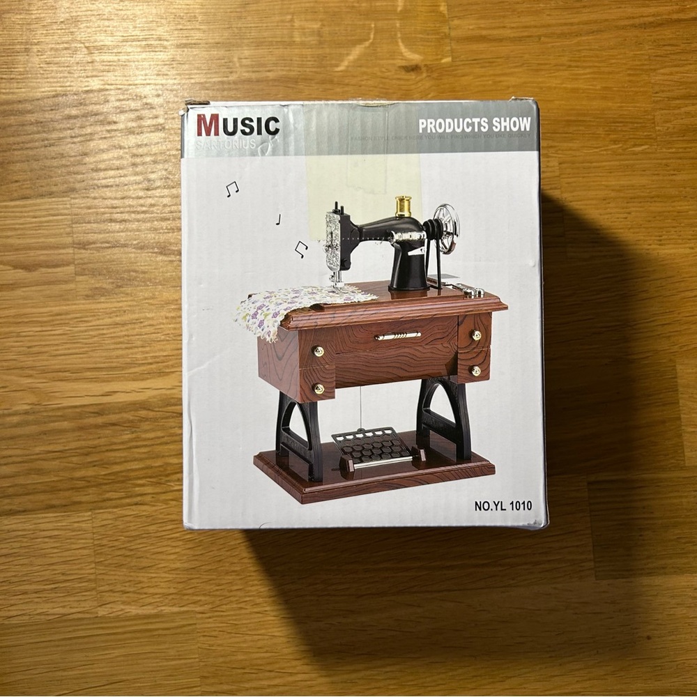 NEW Mini Sewing Machine Music Box